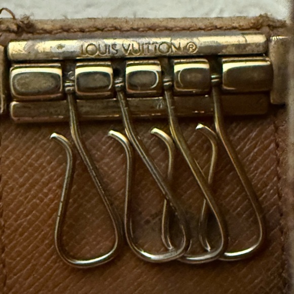 Authentic Louis Vuitton Tan Key Holder - Picture 6 of 9